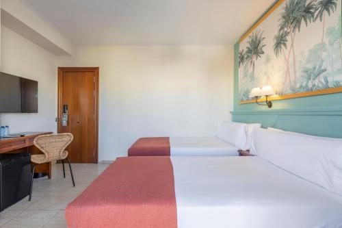 Habitación Doble - 2 camas del hotel BLUESEA Miramar Fuengirola. Foto 17