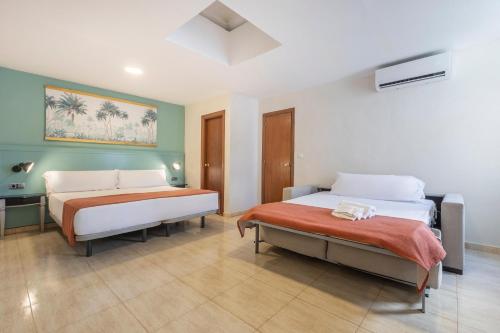 Habitación Familiar del hotel BLUESEA Miramar Fuengirola. Foto 1