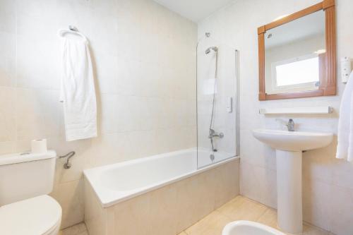Habitación Familiar del hotel BLUESEA Miramar Fuengirola. Foto 5