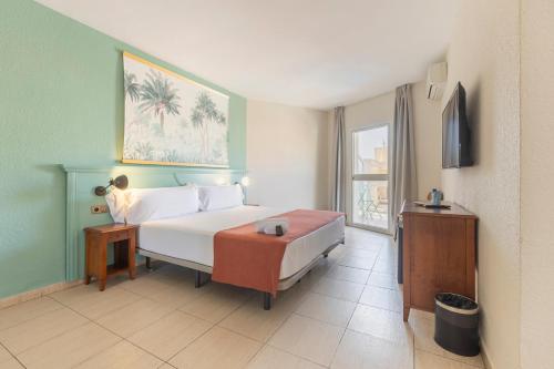 Habitación Familiar del hotel BLUESEA Miramar Fuengirola. Foto 6