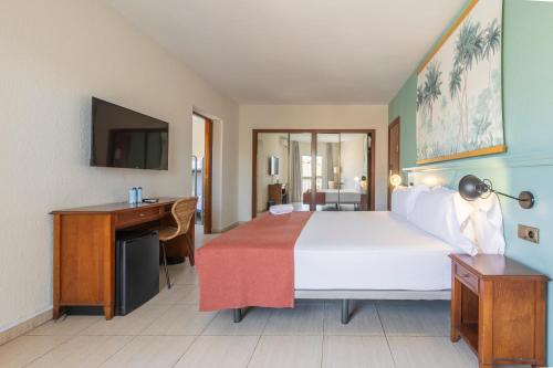 Habitación Familiar del hotel BLUESEA Miramar Fuengirola. Foto 7