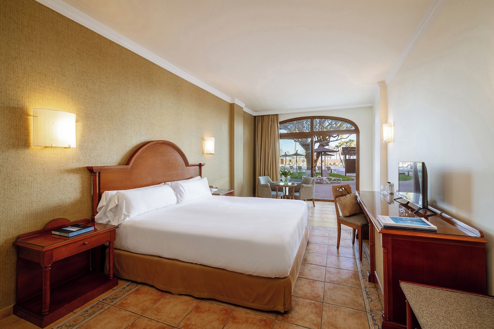 Habitación Doble Estándar con Cama Suplementaria del hotel IPV Palace and Spa