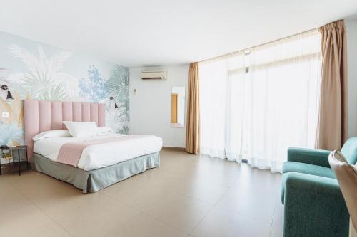 Habitación Doble Deluxe con vistas al mar - 1 o 2 camas del hotel Mainare Playa. Foto 3