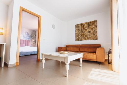 Habitación Doble Deluxe con vistas al mar - 1 o 2 camas del hotel Mainare Playa. Foto 6