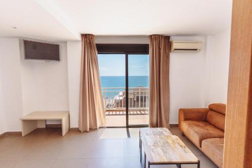 Habitación Doble Deluxe con vistas al mar - 1 o 2 camas del hotel Mainare Playa. Foto 12