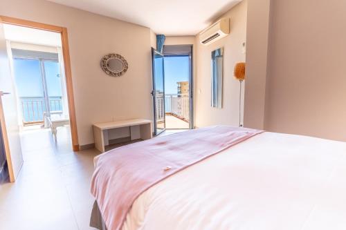 Habitación Doble Deluxe con vistas al mar - 1 o 2 camas del hotel Mainare Playa. Foto 3