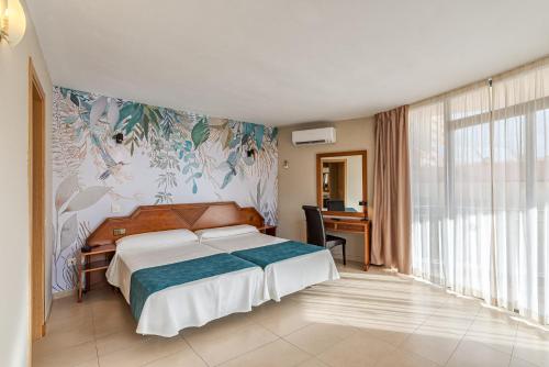 Habitación doble Superior 1 Cama doble del hotel Mainare Playa. Foto 7