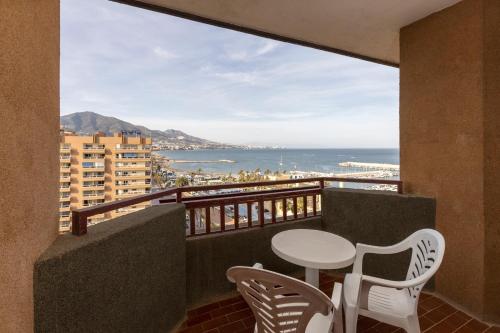 Habitación Doble con vistas al mar - 2 camas del hotel Las Palmeras Affiliated by FERGUS. Foto 7