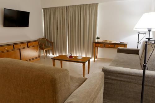 Apartamento de 2 dormitorios con vistas al mar del hotel Pyr Fuengirola. Foto 3