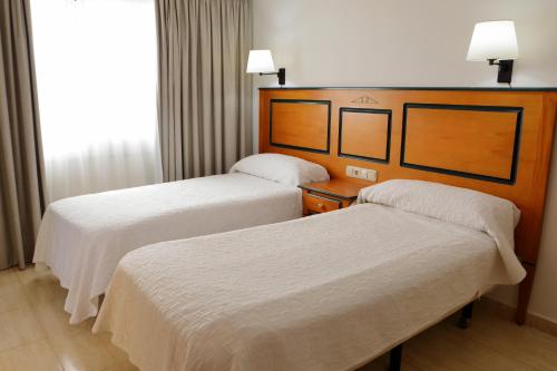 Apartamento de 2 dormitorios con vistas al mar del hotel Pyr Fuengirola. Foto 5