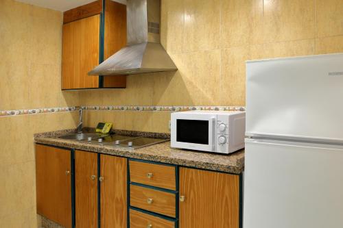 Apartamento de 2 dormitorios con vistas al mar del hotel Pyr Fuengirola. Foto 6