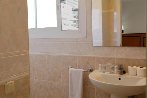 Apartamento de 2 dormitorios con vistas al mar del hotel Pyr Fuengirola. Foto 7