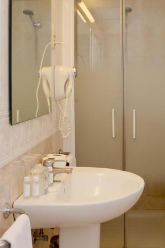 Apartamento de 2 dormitorios con vistas al mar del hotel Pyr Fuengirola. Foto 9