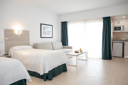 Estudio Superior del hotel Pyr Fuengirola. Foto 2