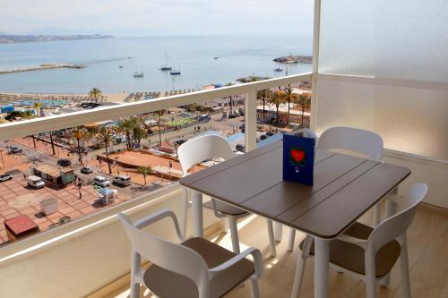 Estudio Superior con vistas parciales al mar del hotel Pyr Fuengirola. Foto 10