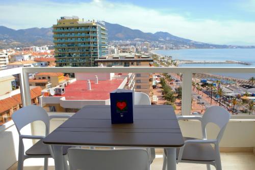 Estudio Superior con vistas parciales al mar del hotel Pyr Fuengirola. Foto 11