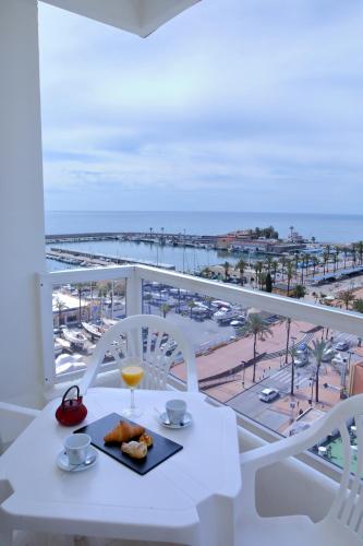 Apartamento 1 dormitorio con vistas al mar y terraza del hotel Pyr Fuengirola. Foto 3