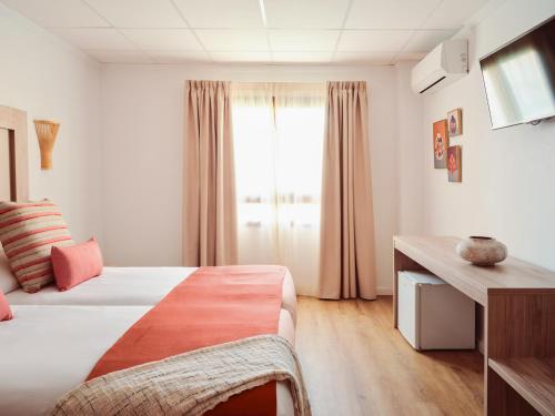 Habitación Familiar del hotel Ona Las Rampas. Foto 9