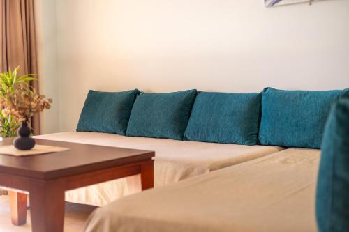 Apartamento de 1 dormitorio con vistas parciales al mar del hotel La Jabega. Foto 3