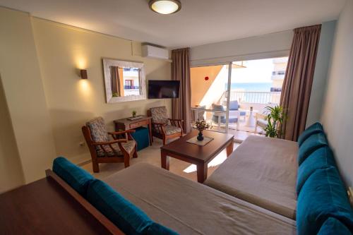 Apartamento de 1 dormitorio con vistas parciales al mar del hotel La Jabega. Foto 5