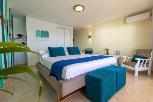 Estudio Deluxe con cama grande del hotel La Jabega. Foto 10