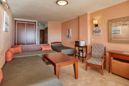 Estudio con balcón del hotel La Jabega. Foto 5