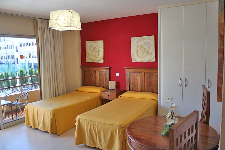 Estudio del hotel El Faro Marbella. Foto 3