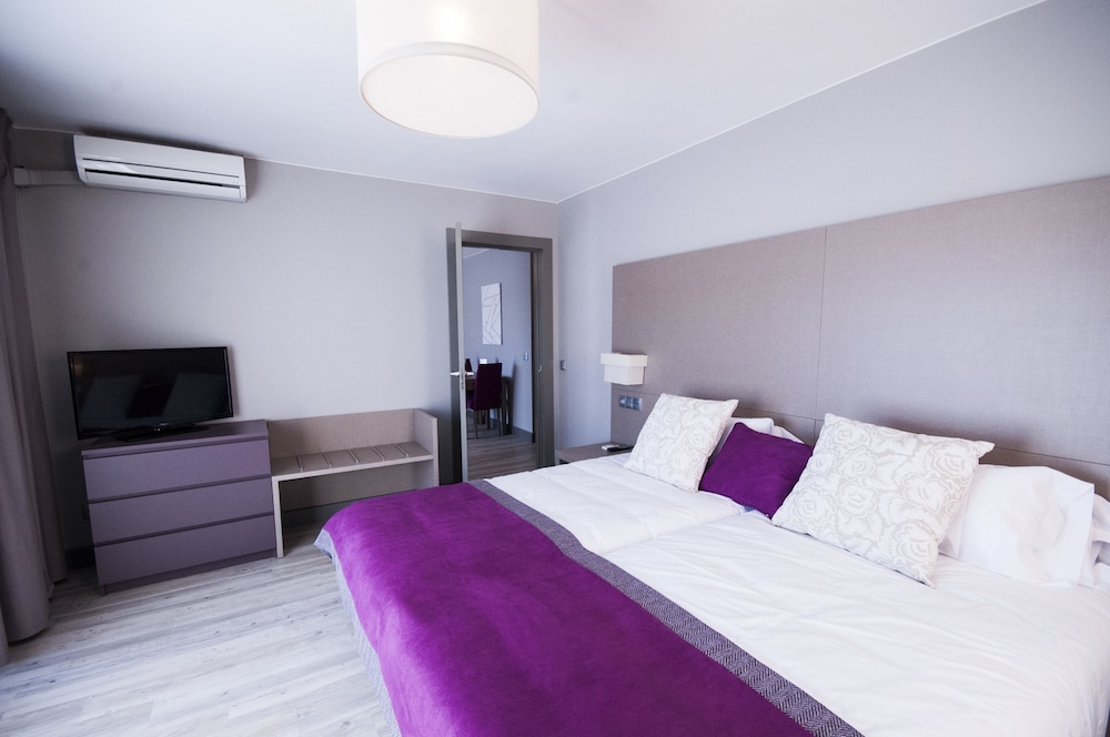 Apartamento superior, 1 habitación, cocina básica del hotel El Faro Marbella. Foto 1
