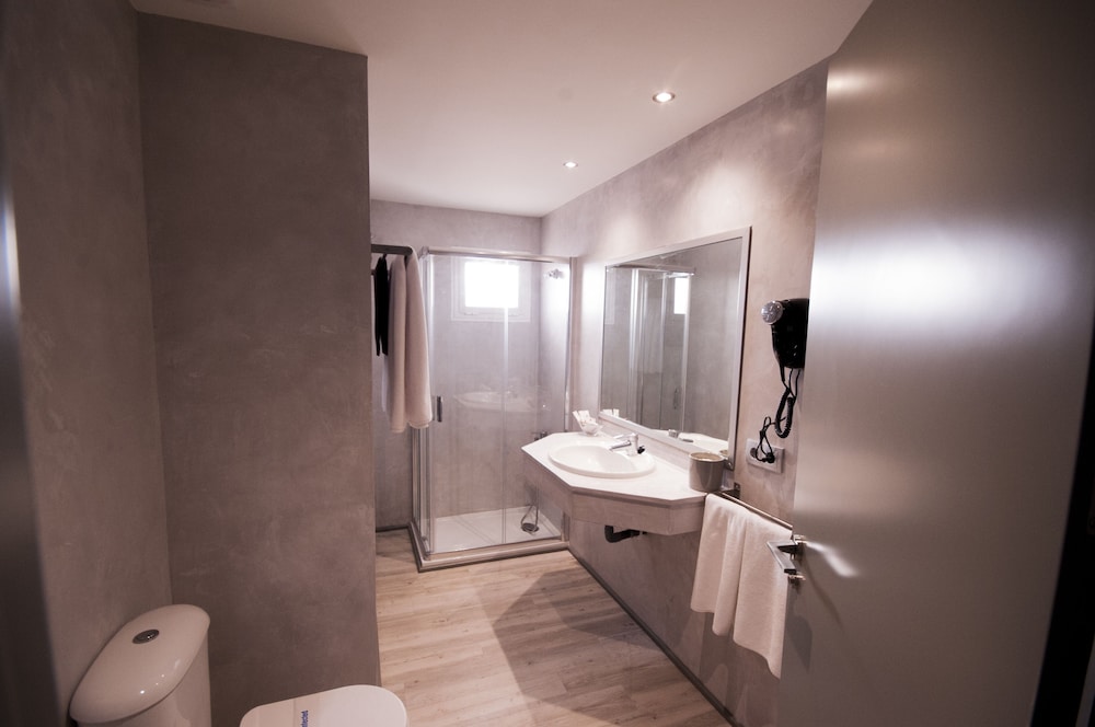 Apartamento superior, 1 habitación, cocina básica del hotel El Faro Marbella. Foto 4