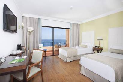 Habitación doble Vista Mar del hotel Fuerte Marbella. Foto 4