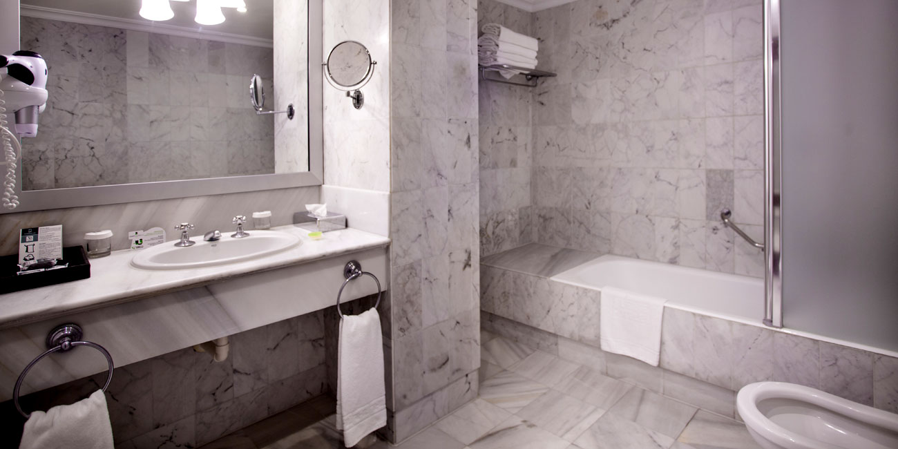 Junior suite Vista Mar del hotel Fuerte Marbella. Foto 1