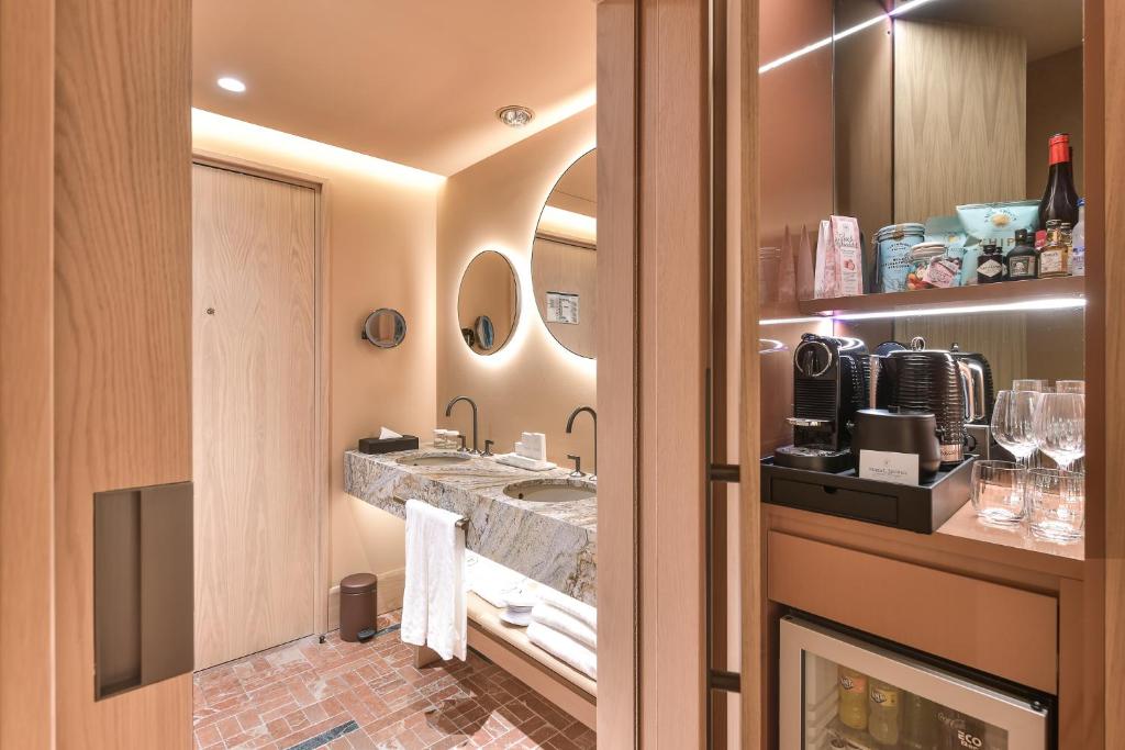 Habitación doble Superior del hotel Fuerte Marbella. Foto 1