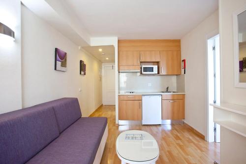 Apartamento de 1 dormitorio con vistas al mar del hotel Princesa Playa. Foto 2