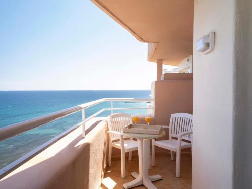 Apartamento de 1 dormitorio con vistas al mar del hotel Princesa Playa. Foto 3