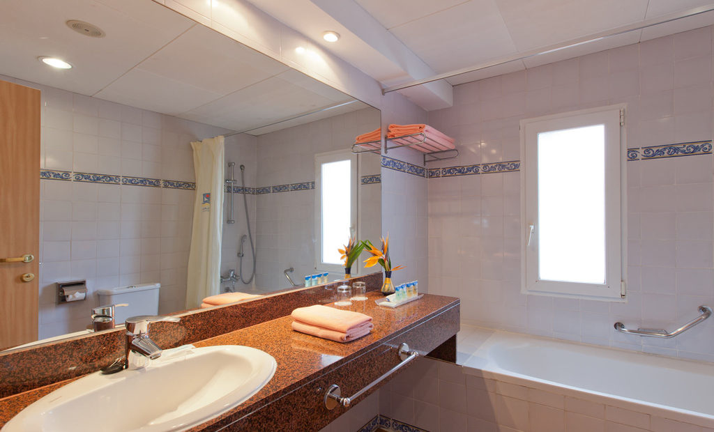 Habitación doble Superior del hotel Marbella Playa. Foto 1