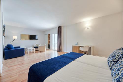 Suite Junior del hotel AluaSun Marbella Park