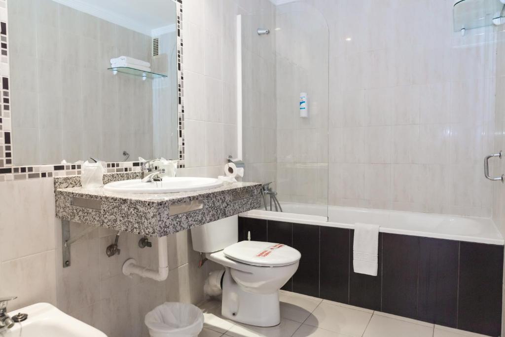 Junior suite del hotel AluaSun Marbella Park. Foto 3