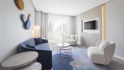 Suite Premium con balcón del hotel Alanda. Foto 1