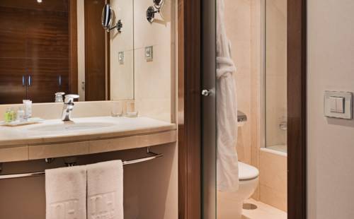 Habitación familiar Comunicada del hotel NH Marbella