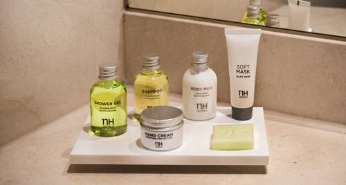 Habitación familiar Comunicada del hotel NH Marbella. Foto 1