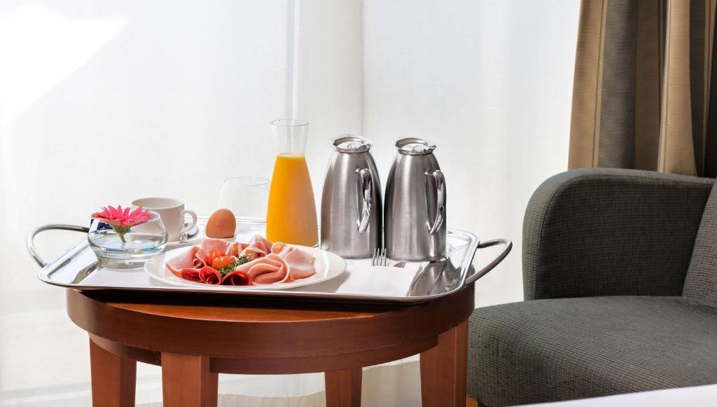 Habitación familiar Contigua del hotel NH Marbella. Foto 3