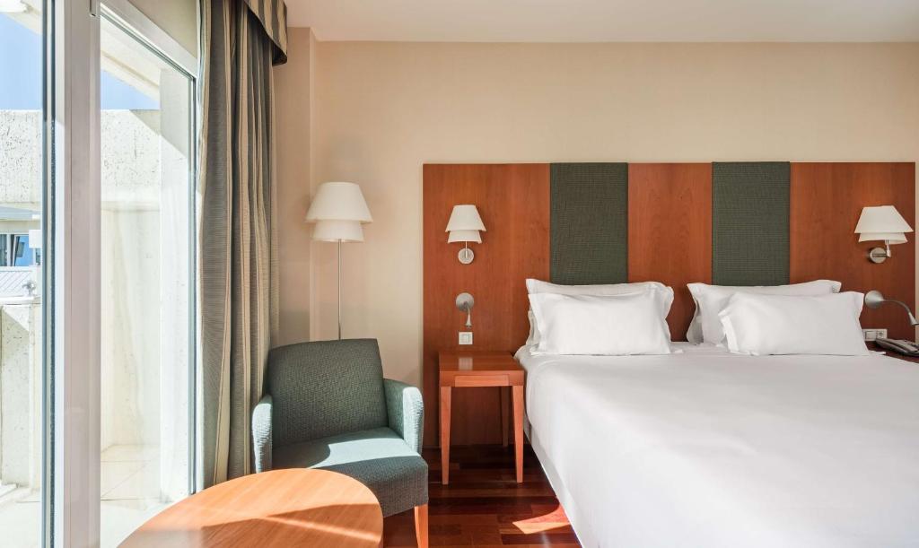 Habitación familiar Contigua del hotel NH Marbella. Foto 4