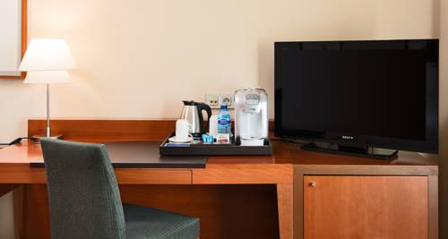 Habitación doble Superior del hotel NH Marbella. Foto 4