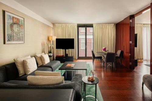 Suite Deluxe del hotel Bvlgari London. Foto 6