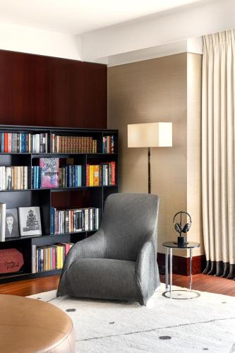 One - Bedroom King Suite with Urban View del hotel Bvlgari London. Foto 1