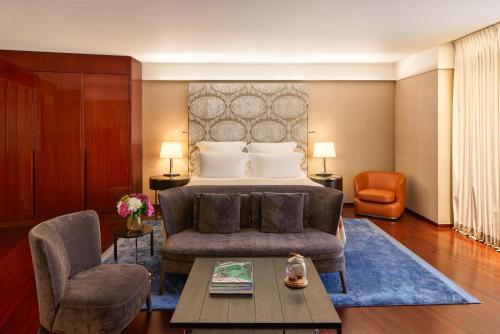 Suite Junior - 1 cama extragrande del hotel Bvlgari London. Foto 3