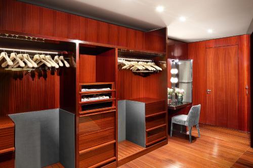One - Bedroom King Suite with Urban View del hotel Bvlgari London. Foto 9