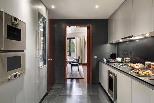 One - Bedroom King Suite with Urban View del hotel Bvlgari London. Foto 10