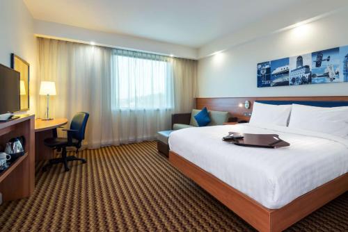 Habitación adaptada para personas de movilidad reducida - 1 cama grande del hotel Hampton By Hilton London Luton Airport