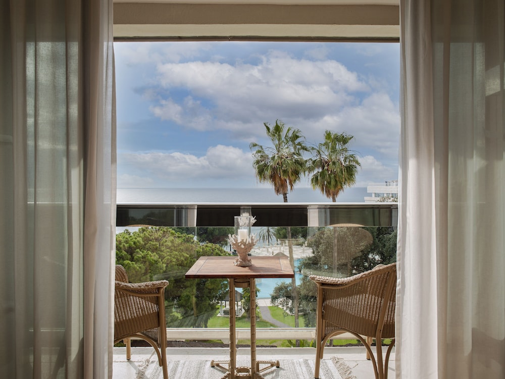 Habitación Premium, vistas al mar (Vista Mar Frontal,) del hotel Don Pepe Gran Meliá. Foto 1